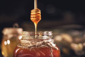 تهیه عسل چهل گیاه اصل مقرون به صرفه